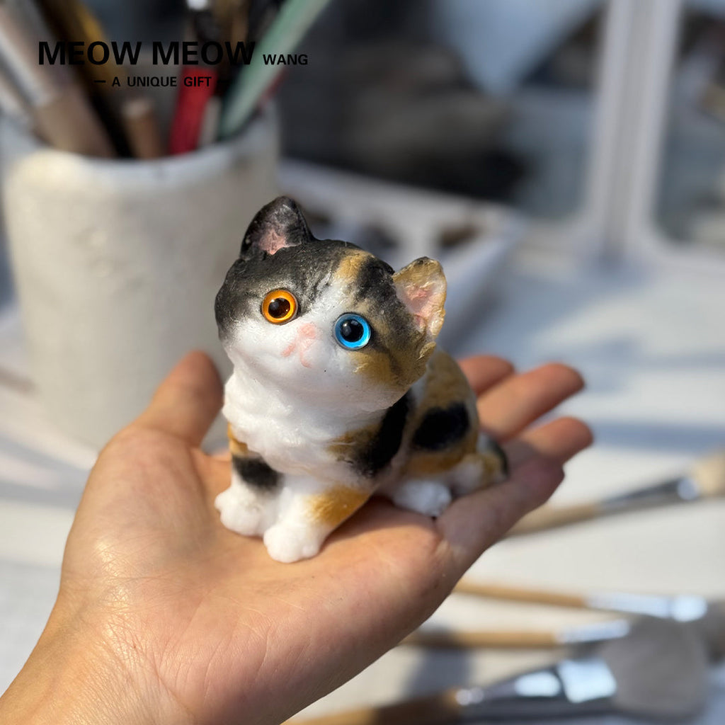 E010:Cute Mini Calico Cat