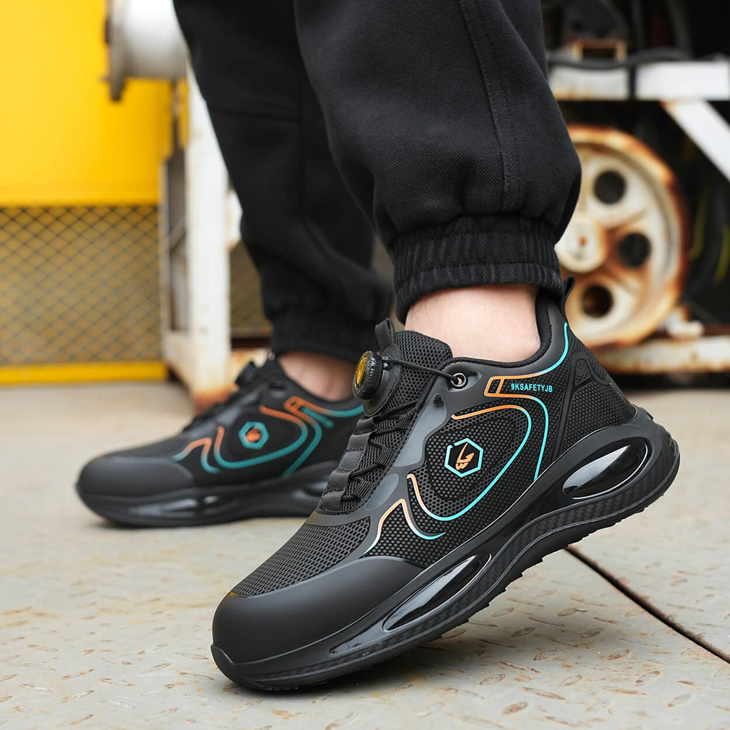 QD Knob Lacing Water-resistant Steel Toe Sneakers