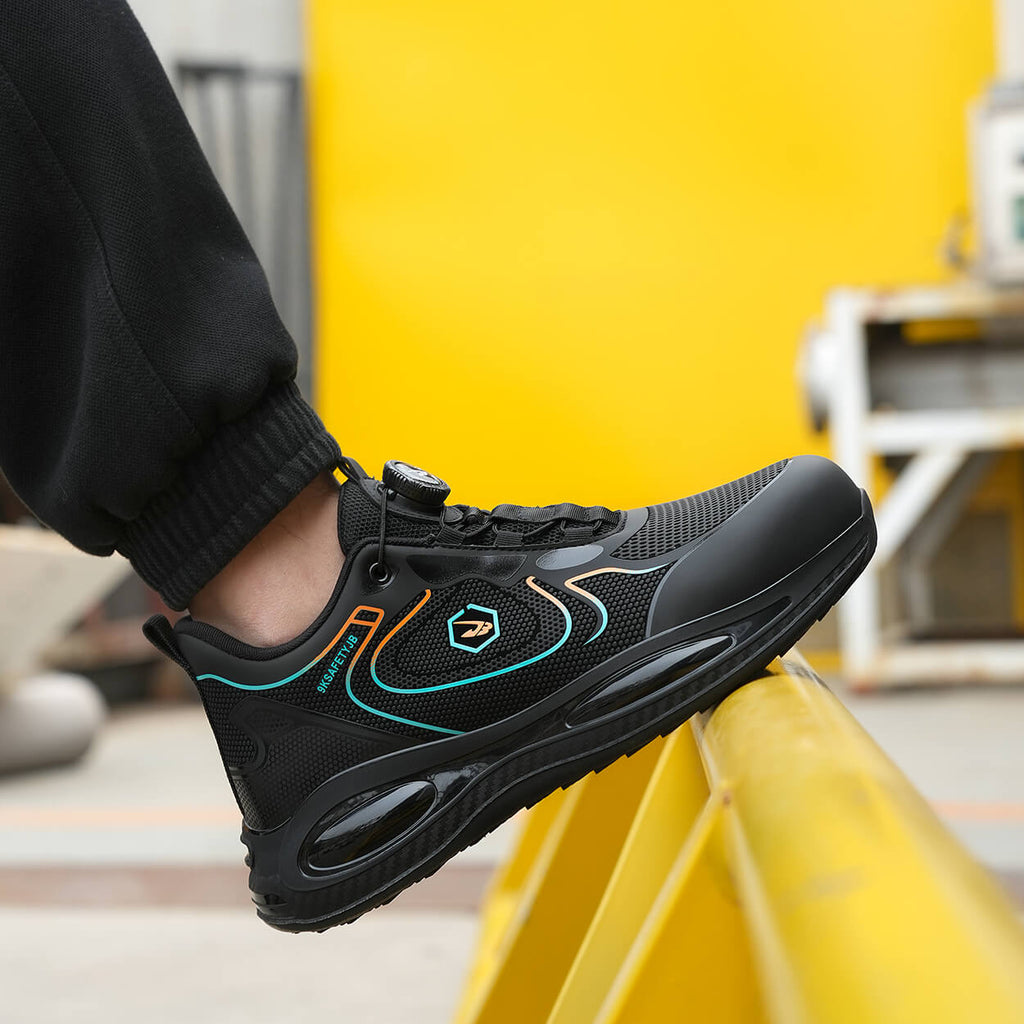 QD Knob Lacing Water-resistant Steel Toe Sneakers