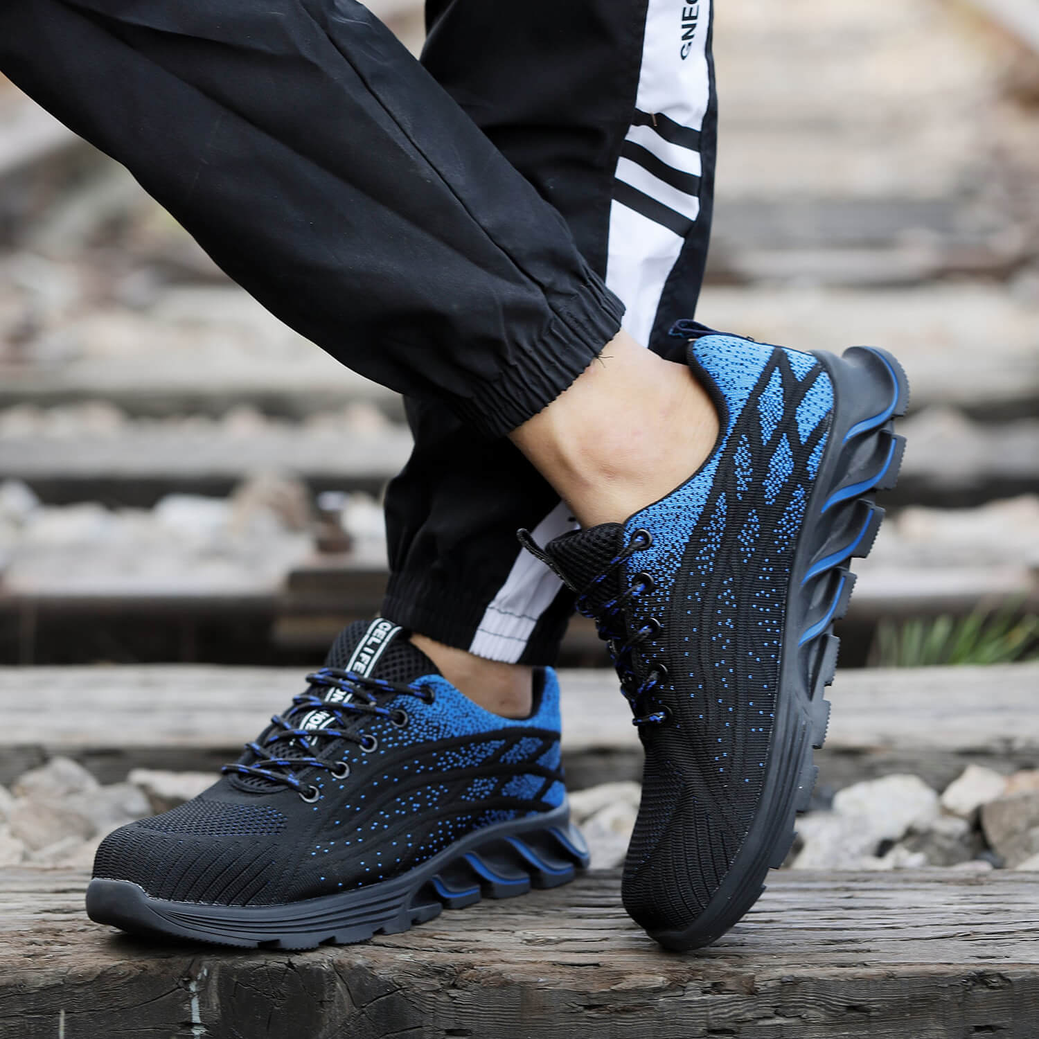 QD Steel Toe Non-Slip Work Sneakers